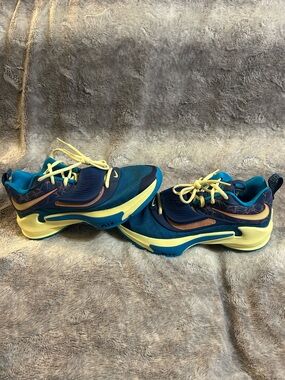 Nike Zoom Freak 3 Nrg Valentines Day Size 8.5 Euc